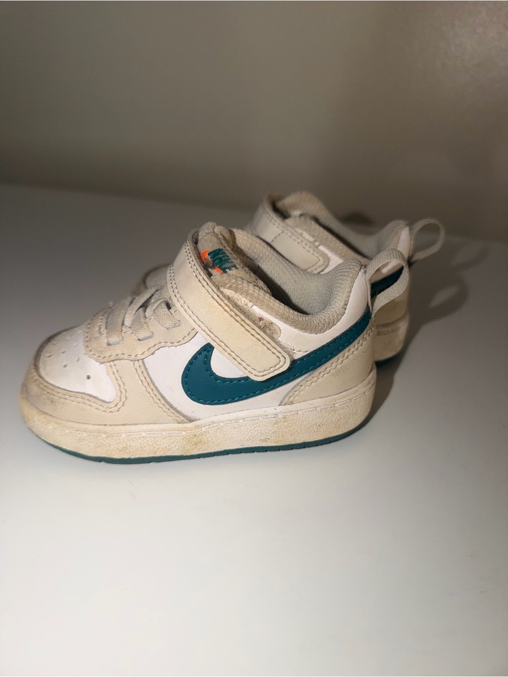 Nike Court Borough Low 2